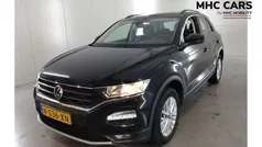 Zwart, metallic lak Gebruikt 2022 VW T-Roc Style SUV | € 17.400 (Eerlijke prijs)