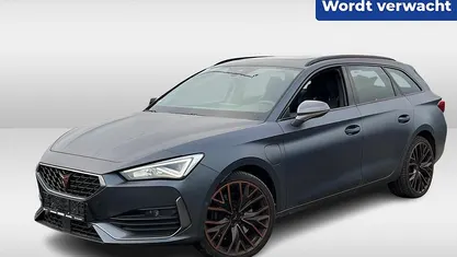 Grijs (mat) Gebruikt 2021 Cupra Leon VZ Stationwagen | € 28.950 (Eerlijke prijs)