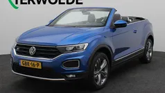 Blauw Gebruikt 2021 VW T-Roc Cabriolet Style Cabriolet | € 28.840 (Eerlijke prijs)