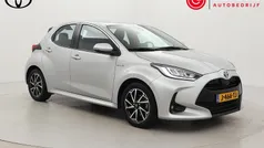 Grijs Gebruikt 2020 Toyota Yaris Hybrid Hatchback | € 20.999 (Eerlijke prijs)