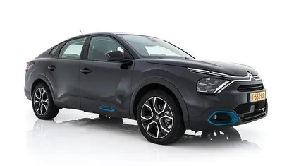 Gebruikt 2023 Citroën e-C4 Feel Sedan | € 17.945 (Goede deal)