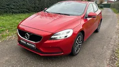 Rood, metallic lak Gebruikt 2019 Volvo V40 Stationwagen | € 15.945 (Goede deal)