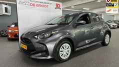 Grijs Gebruikt 2023 Toyota Yaris Hybrid Active Hatchback | € 20.950 (Eerlijke prijs)