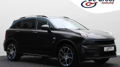 Zwart, metallic lak Gebruikt 2022 Lynk & Co 01 SUV | € 24.450 (Eerlijke prijs)