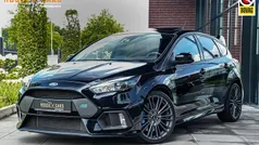 Zwart Gebruikt 2016 Ford Focus Hatchback | € 36.290 (Eerlijke prijs)