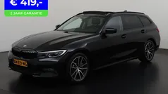 Blacksapphire metallic (475) Gebruikt 2020 BMW 330e Sport Line Stationwagen | € 32.895 (Eerlijke prijs)