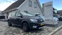 Zwart, andere lak Gebruikt 2017 Dacia Sandero Ambiance Hatchback | € 6.995 (Eerlijke prijs)