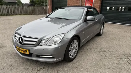 Grijs Gebruikt 2012 Mercedes E200 Elegance Cabriolet | € 17.250 (Eerlijke prijs)