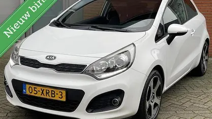 Wit Gebruikt 2012 Kia Rio Hatchback | € 4.450 (Eerlijke prijs)