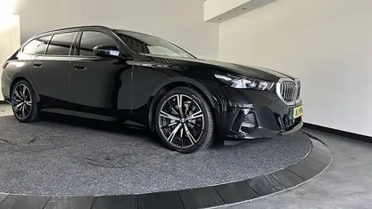 Occasion BMW i5 M Sport 250 kW (341 PK) 2025 Zwart (metallic) Stationwagen