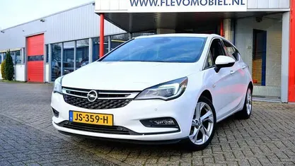 Gebruikt 2016 Opel Astra Innovation Hatchback | € 8.750 (Eerlijke prijs)