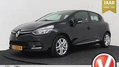 Zwart Gebruikt 2018 Renault Clio IV Zen Hatchback | € 9.945 (Eerlijke prijs)