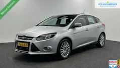 Grijs Gebruikt 2011 Ford Focus Sedan | € 7.000 (Eerlijke prijs)
