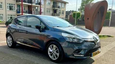 Grijs Gebruikt 2017 Renault Clio IV Intens Hatchback | € 9.950 (Eerlijke prijs)