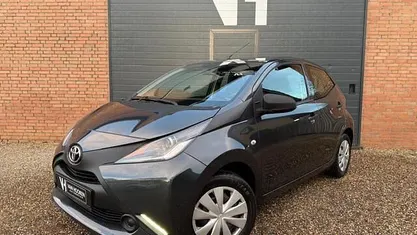 Grijs Gebruikt 2018 Toyota Aygo Hatchback | € 7.950 (Eerlijke prijs)