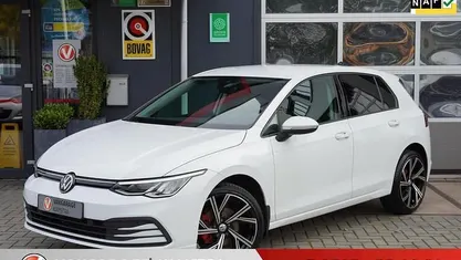 Occasion 2021 VW Golf VIII Business Hatchback | € 17.950 (Eerlijke prijs)