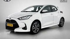 Wit Gebruikt 2021 Toyota Yaris Hybrid Hatchback | € 19.950 (Eerlijke prijs)