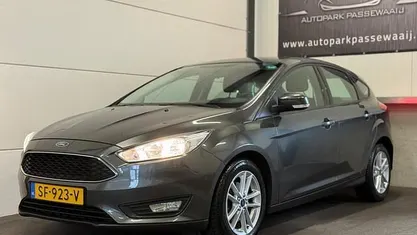 Occasion Ford Focus 101 PK (74 kW) 2018 Grijs (metallic) Hatchback