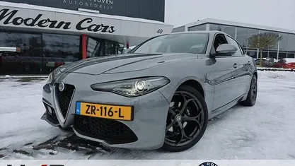 Grijs Occasion 2019 Alfa Romeo Giulia Super Sedan | € 27.495 (Eerlijke prijs)