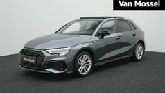 Grijs, metallic lak Gebruikt 2022 Audi A3 Sportback e-tron Competition Sedan | € 34.900 (Eerlijke prijs)