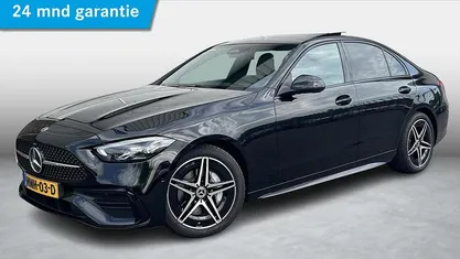 Zwart Occasion 2025 Mercedes C180 AMG Sedan | € 49.950 (Eerlijke prijs)