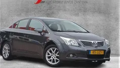 Grijs, metallic lak Gebruikt 2009 Toyota Avensis Sedan | € 9.999 (Eerlijke prijs)