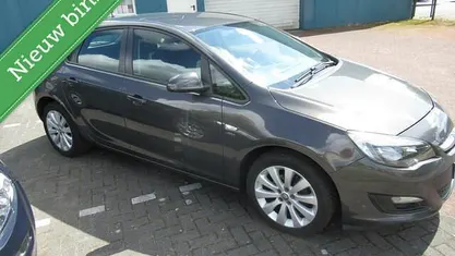 Occasion Opel Astra Cosmo 101 PK (74 kW) 2013 Hatchback