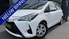 Wit Occasion 2019 Toyota Yaris Hybrid Active Hatchback | € 16.500 (Eerlijke prijs)