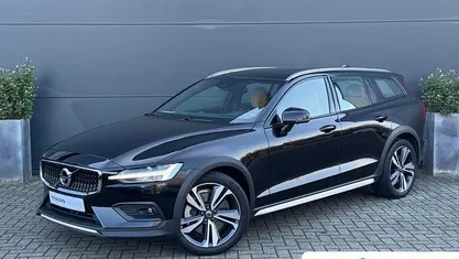 Occasion 2021 Volvo V60 CC Pro Stationwagen | € 36.495 (Eerlijke prijs)