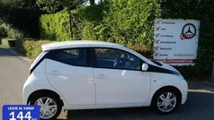 Wit Gebruikt 2016 Toyota Aygo X-play Hatchback | € 8.750 (Eerlijke prijs)