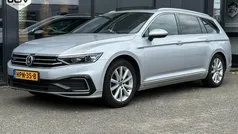 Grijs, metallic lak Gebruikt 2020 VW Passat Business Stationwagen | € 17.888 (Eerlijke prijs)