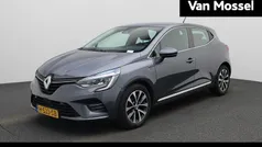Gebruikt 2020 Renault Clio V Intens Hatchback | € 14.900 (Eerlijke prijs)