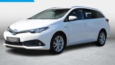 Wit Gebruikt 2017 Toyota Auris Hybrid Stationwagen | € 18.599 (Eerlijke prijs)