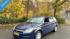 Blauw, metallic lak Gebruikt 2006 Opel Astra Business Stationwagen | € 1.999 (Eerlijke prijs)