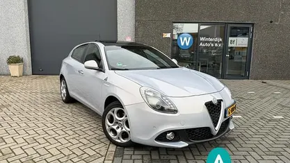 Occasion 2016 Alfa Romeo Giulietta Super Hatchback | € 10.950 (Eerlijke prijs)