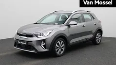 Grijs Gebruikt 2024 Kia Stonic SUV | € 25.440 (Eerlijke prijs)
