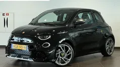 Zwart Nieuw 2025 Abarth 500e Turismo Hatchback | € 36.445 (Goede deal)