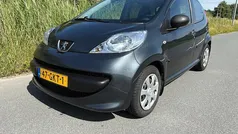 Grijs Gebruikt 2008 Peugeot 107 Hatchback | € 2.399 (Eerlijke prijs)