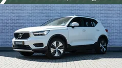 Wit Gebruikt 2021 Volvo XC40 Momentum SUV | € 30.899 (Super prijs)