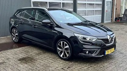 Occasion Renault Mégane GrandTour LIMITED 142 PK (104 kW) 2018 Zwart Stationwagen