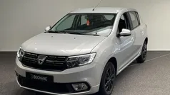 Platiniumgrijs d69 Gebruikt 2017 Dacia Sandero Lauréate Hatchback | € 8.000 (Goede deal)