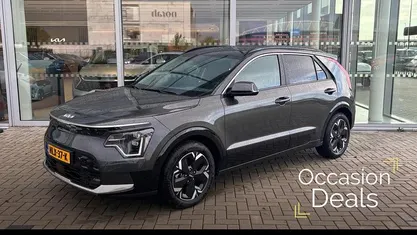 Grijs Gebruikt 2025 Kia e-Niro Air SUV | € 36.945 (Eerlijke prijs)