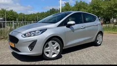 Grijs, metallic lak Gebruikt 2018 Ford Fiesta Trend Hatchback | € 10.495 (Eerlijke prijs)