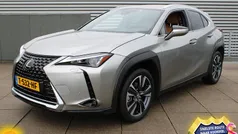 Gebruikt 2023 Lexus UX 250h Business Edition SUV | € 35.695 (Eerlijke prijs)