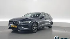 Blauw Gebruikt 2022 Volvo V60 Stationwagen | € 36.900 (Eerlijke prijs)