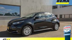 Zwart Gebruikt 2023 Toyota Yaris Hybrid Business Edition Hatchback | € 19.650 (Super prijs)