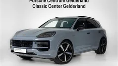 Grijs Gebruikt 2024 Porsche Cayenne Turbo E-Hybrid SUV | € 184.900 (Eerlijke prijs)