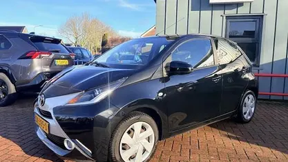 Zwart Occasion 2018 Toyota Aygo Hatchback | € 8.750 (Eerlijke prijs)