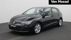 Zwart Gebruikt 2021 VW Golf VIII Business Hatchback | € 25.900 (Eerlijke prijs)