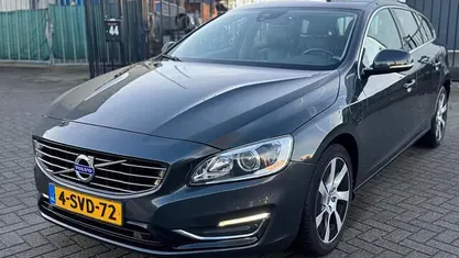 Grijs Gebruikt 2013 Volvo V60 Summum Stationwagen | € 6.950 (Goede deal)